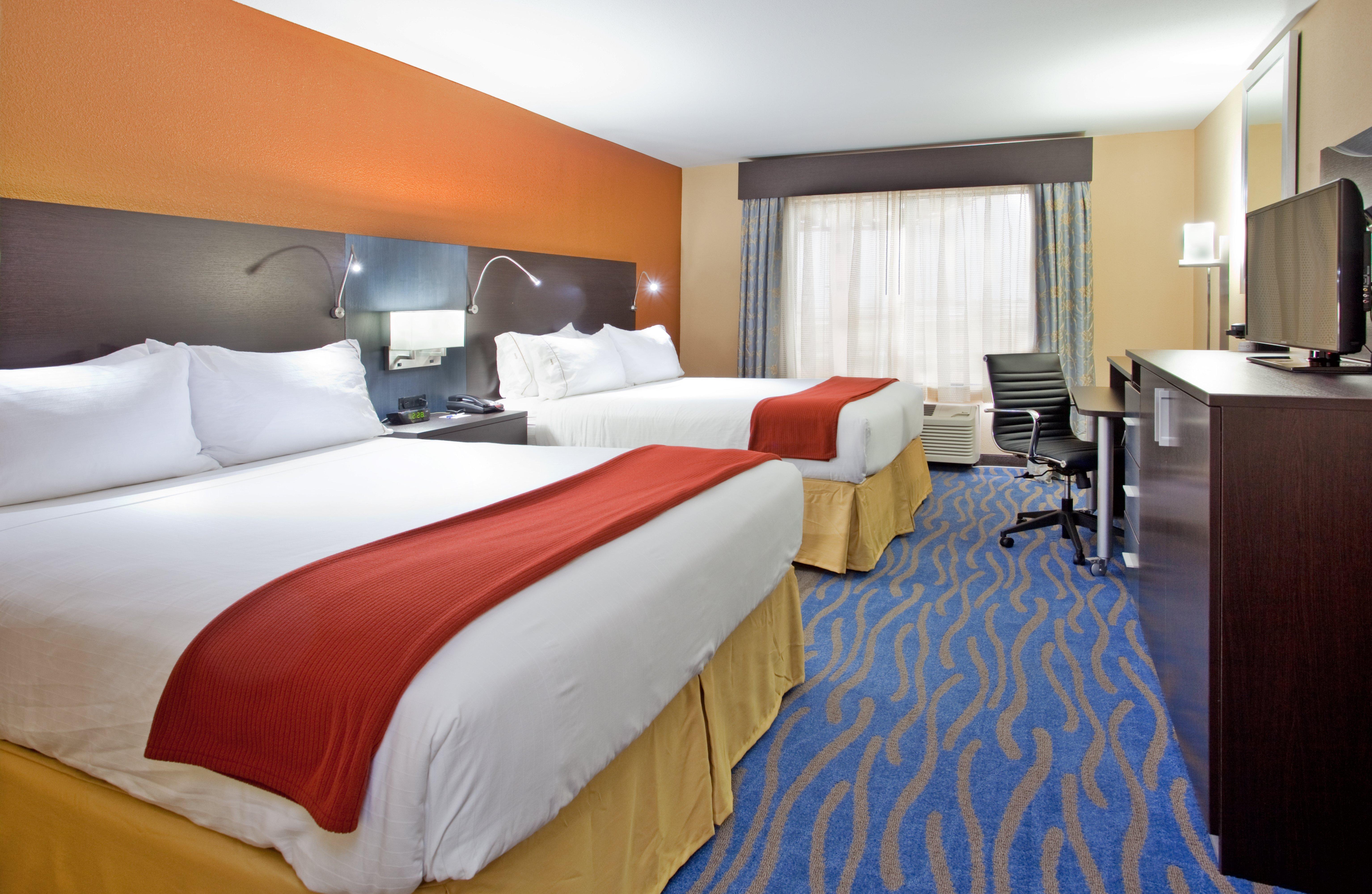 Holiday Inn Express & Suites St Louis Airport By Ihg Woodson Terrace Exterior photo